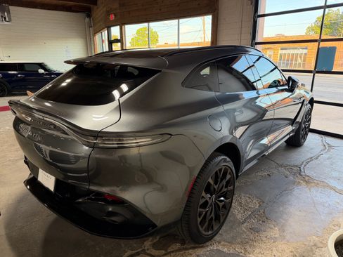 Used 2021 Aston Martin DBX AWD/4WD image 10