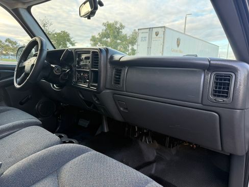 Used 2007 Chevrolet Silverado 1500 Classic W/T image 94