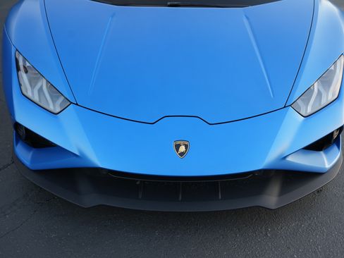 Used 2020 Lamborghini Huracan EVO image 5