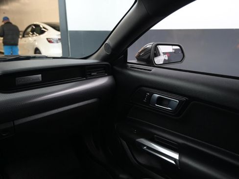 Used 2018 Ford Mustang GT Premium image 19