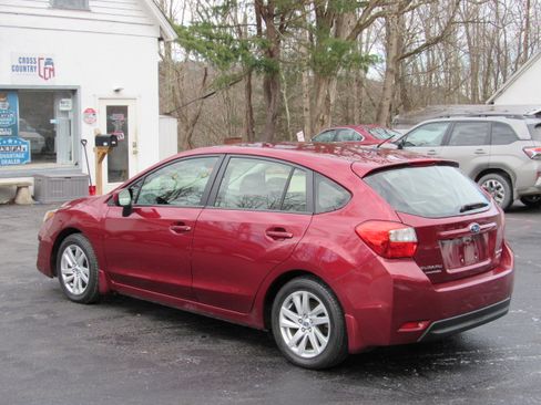 Used 2016 Subaru Impreza 2.0i Premium image 7
