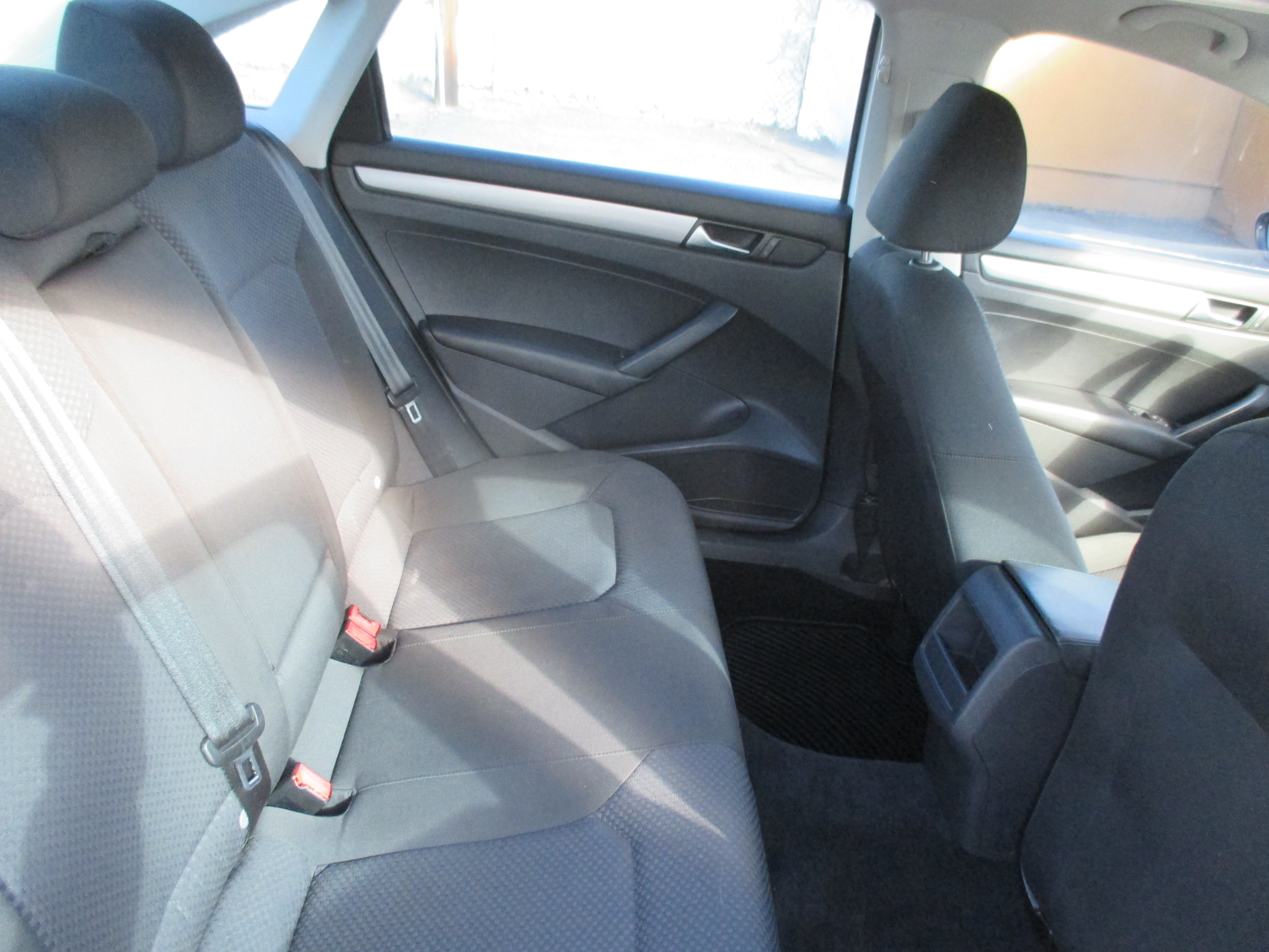 Used 2012 Volkswagen Passat 2.5 SE FWD image 11