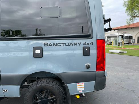 Used 2021 Mercedes-Benz Sprinter 4500 image 12