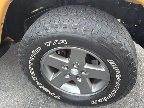 Used 2013 Jeep Wrangler Unlimited Sport image 36