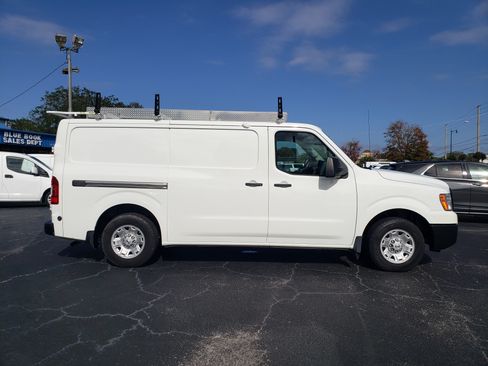 Used 2020 Nissan NV 2500 S image 4