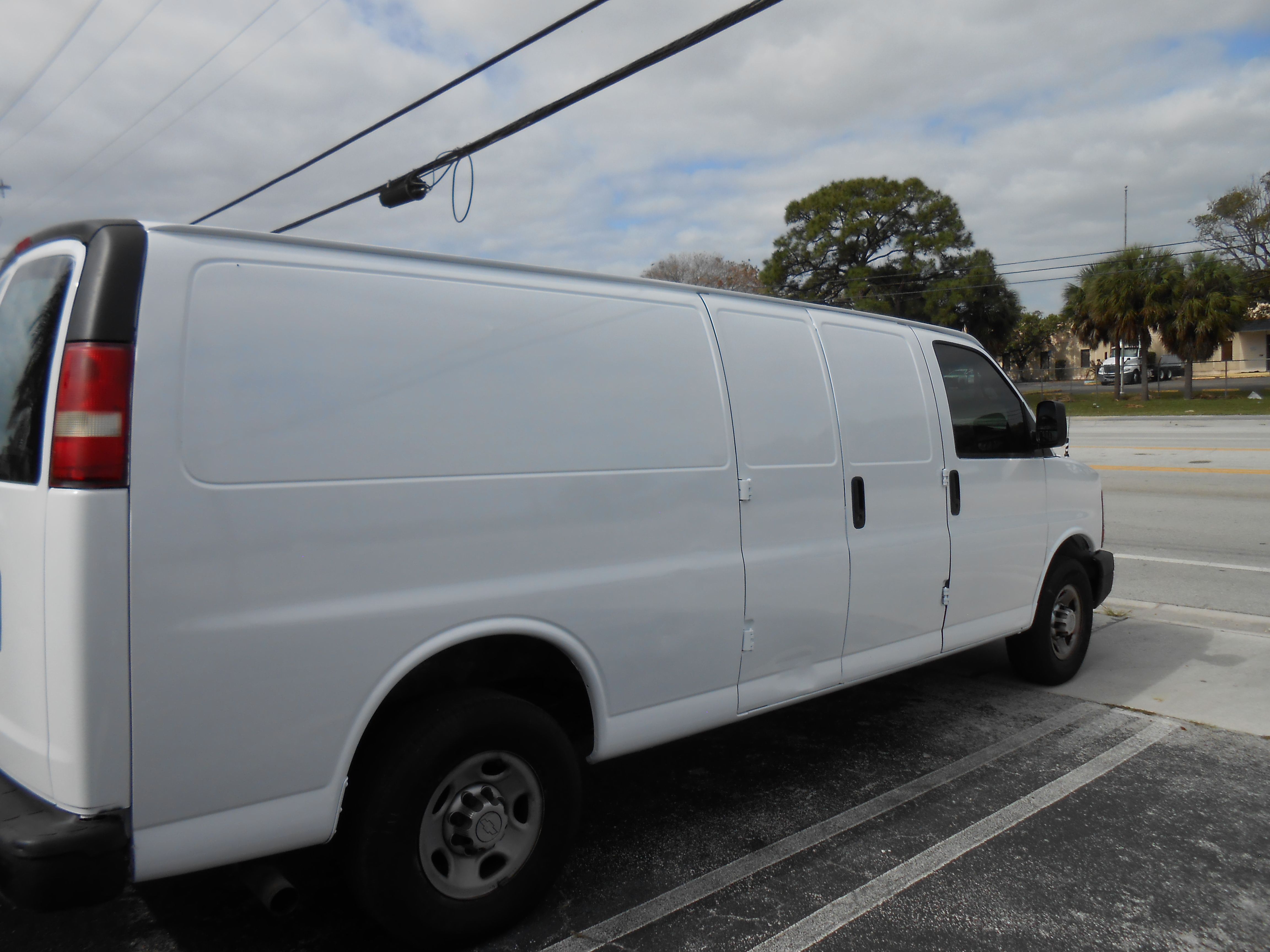 Used 2015 Chevrolet Express 2500 RWD image 6