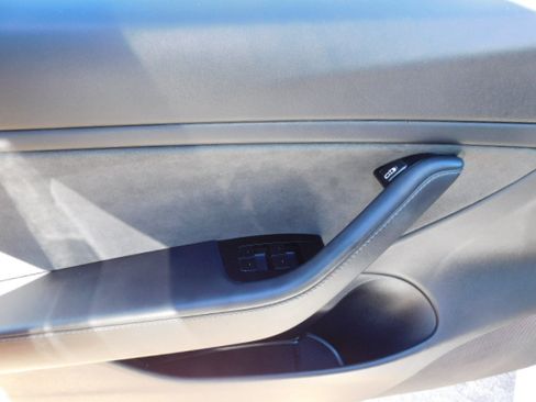 Used 2020 Tesla Model 3 Performance image 13