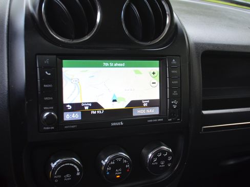 Used 2017 Jeep Patriot 4WD High Altitude image 13