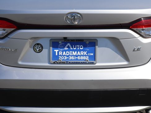 Used 2020 Toyota Corolla LE image 12