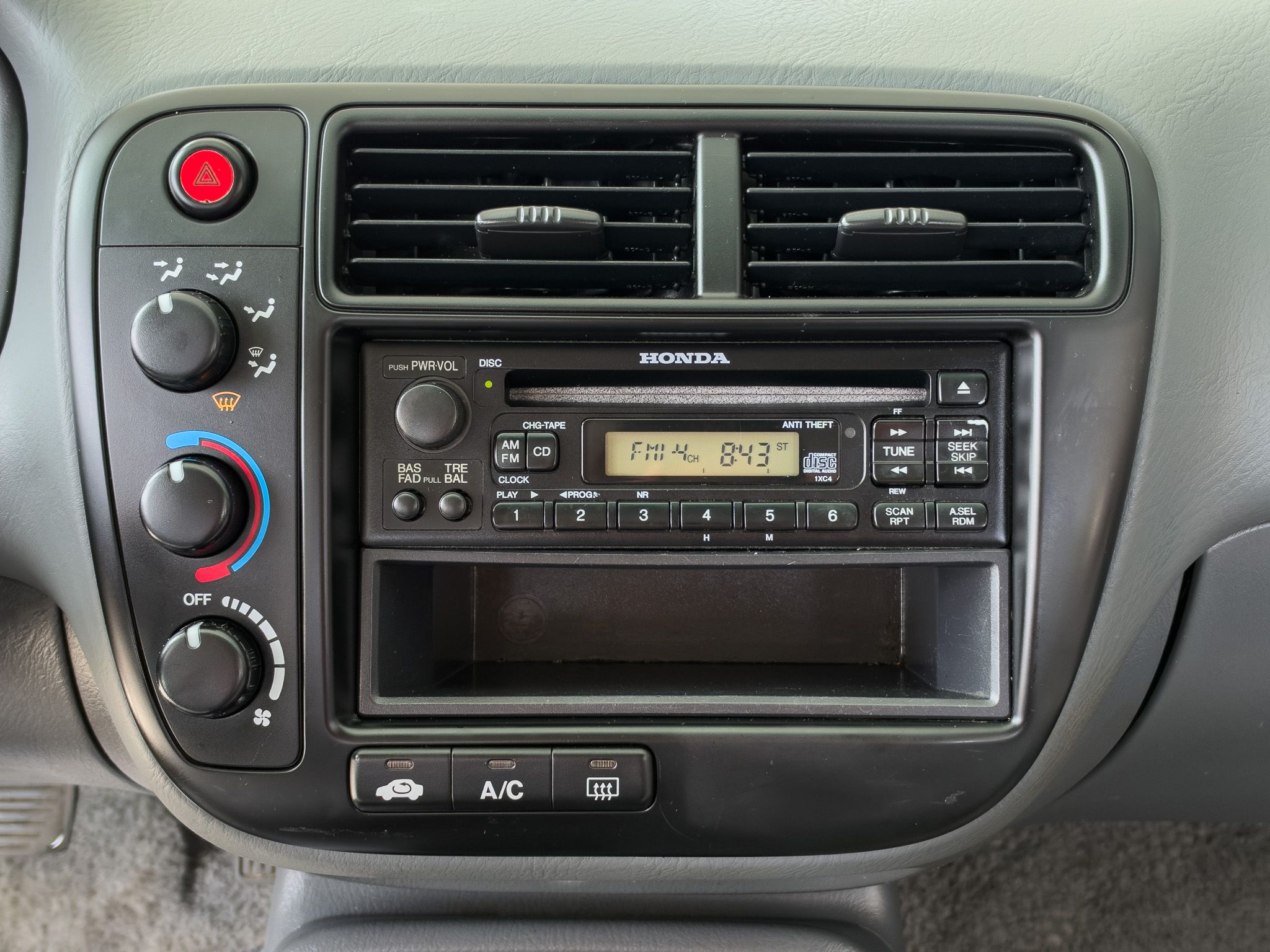 Used 2000 Honda Civic VP Sedan image 11