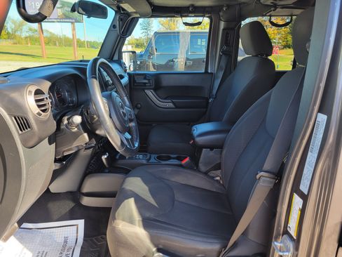 Used 2016 Jeep Wrangler Unlimited Sport image 5