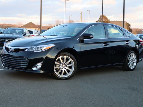Used 2013 Toyota Avalon XLE Touring image 2