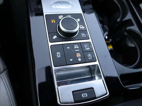 Used 2018 Land Rover Discovery HSE Luxury image 37