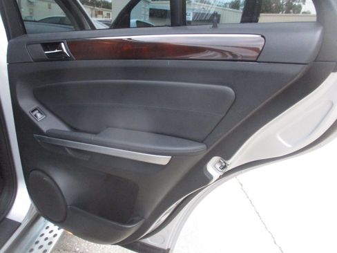 Used 2011 Mercedes-Benz ML 350 image 16