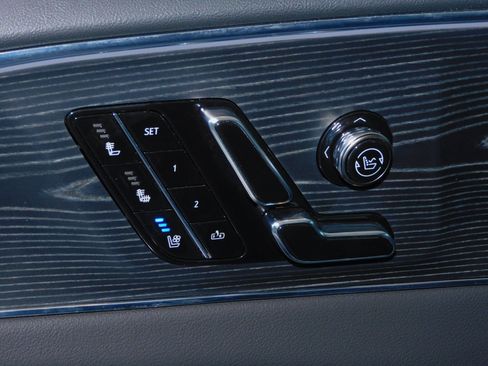 Used 2024 Cadillac Lyriq Luxury image 22