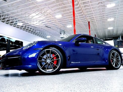 Used 2024 Porsche 911 Carrera 4S image 4