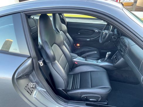 Used 2001 Porsche 911 Carrera image 4