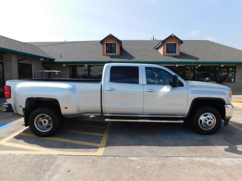 Used 2015 GMC Sierra 3500 SLE image 9