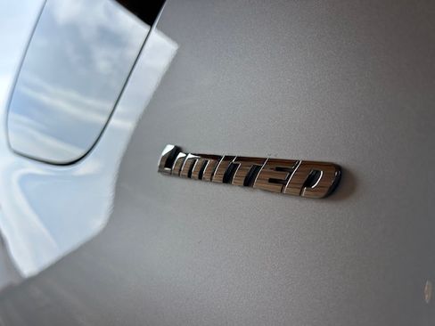 Used 2015 Toyota 4Runner Limited image 9