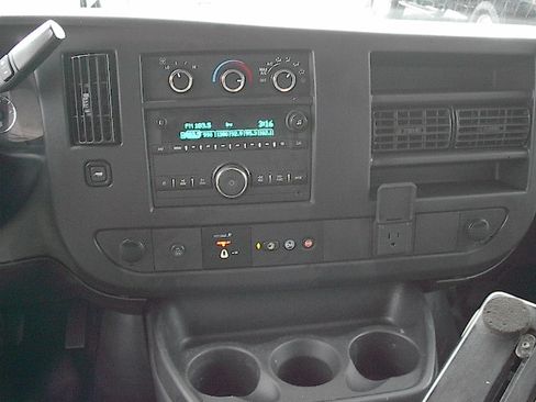 Used 2019 Chevrolet Express 3500 UNAVAIL RWD image 19