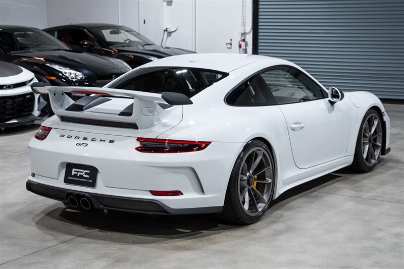 Used 2018 Porsche 911 GT3 RWD image 6