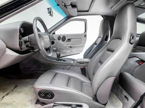 Used 1991 Porsche 928 GT image 5