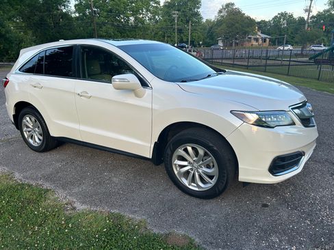 Used 2017 Acura RDX FWD w/ Technology Package image 2