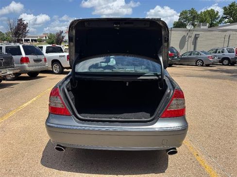 Used 2008 Mercedes-Benz E 350 Sedan image 3