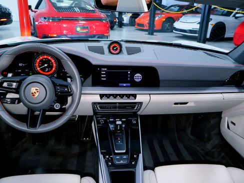 Used 2024 Porsche 911 Carrera 4S image 15