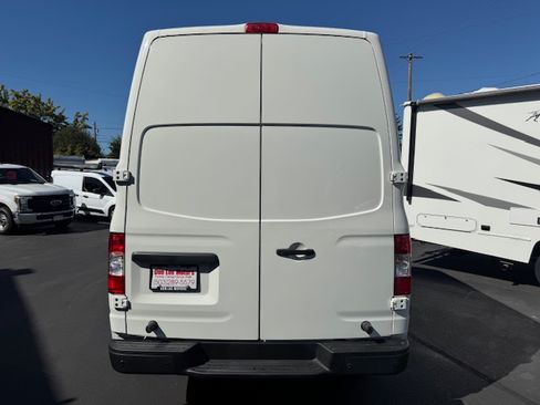 Used 2017 Nissan NV 2500 SV image 29