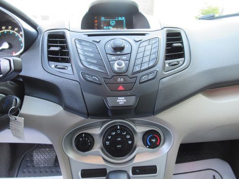 Used 2014 Ford Fiesta SE image 10