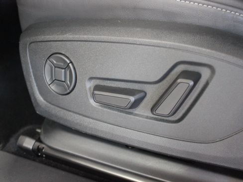 Used 2024 Audi Q4 e-tron quattro Premium Plus AWD/4WD image 30