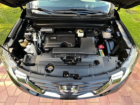 Used 2017 Nissan Pathfinder SL image 14