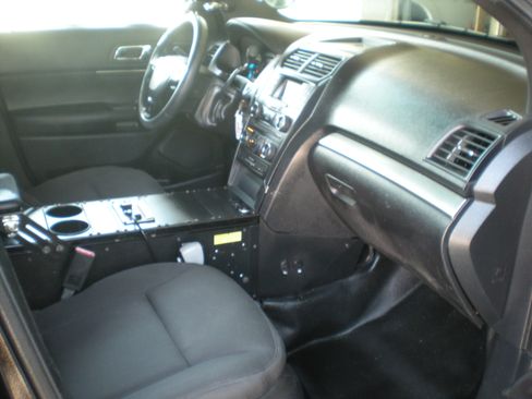 Used 2016 Ford Explorer 4WD Police Interceptor image 5