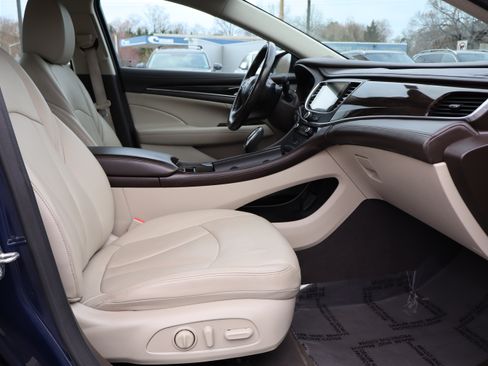 Used 2017 Buick LaCrosse Essence image 17