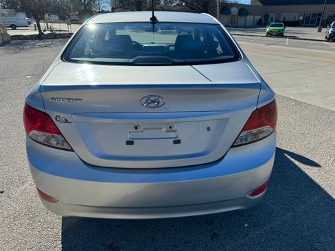 Used 2012 Hyundai Accent GLS image 4