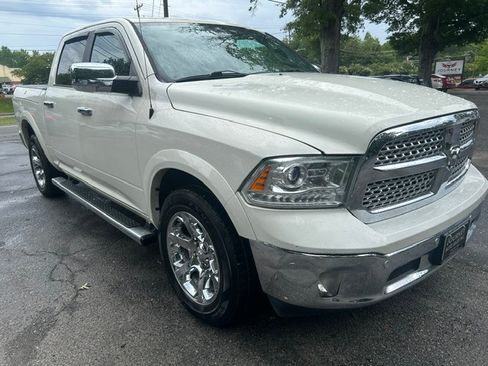 Used 2017 RAM 1500 4x4 Crew Cab Laramie image 7