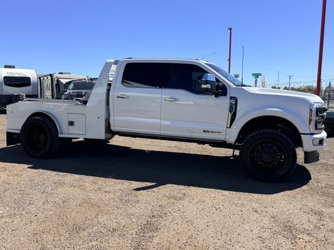 Used 2024 Ford F450 Platinum image 7