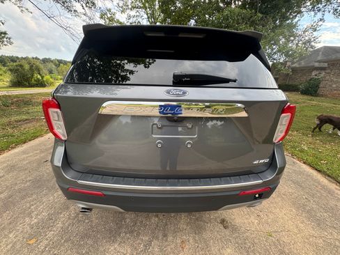 Used 2022 Ford Explorer Limited image 3