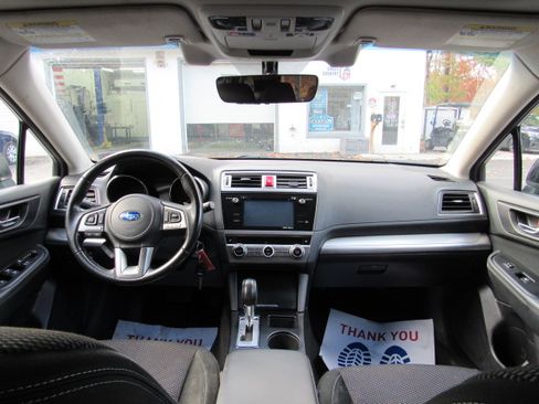 Used 2017 Subaru Outback 2.5i Premium image 22