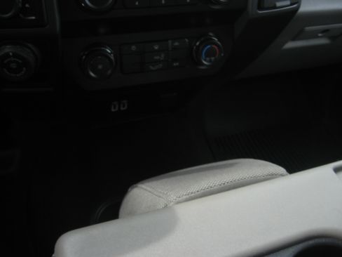 Used 2019 Ford F150 XLT image 12