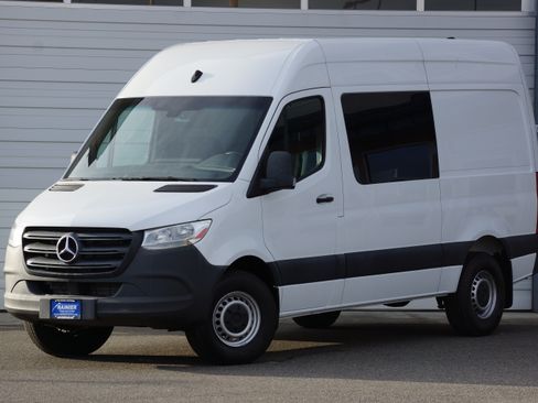 Used 2019 Mercedes-Benz Sprinter image 1