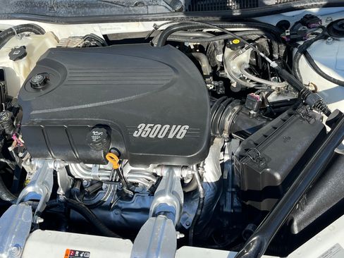 Used 2011 Chevrolet Impala LS image 22