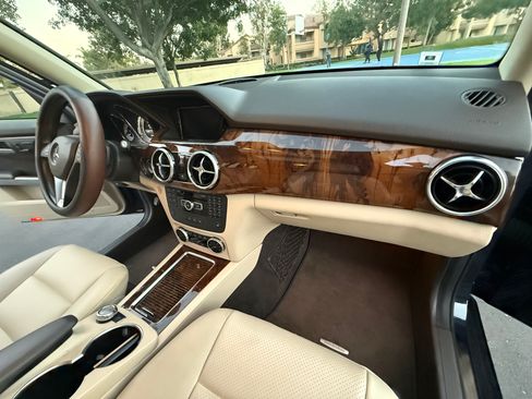 Used 2014 Mercedes-Benz GLK 350 image 12
