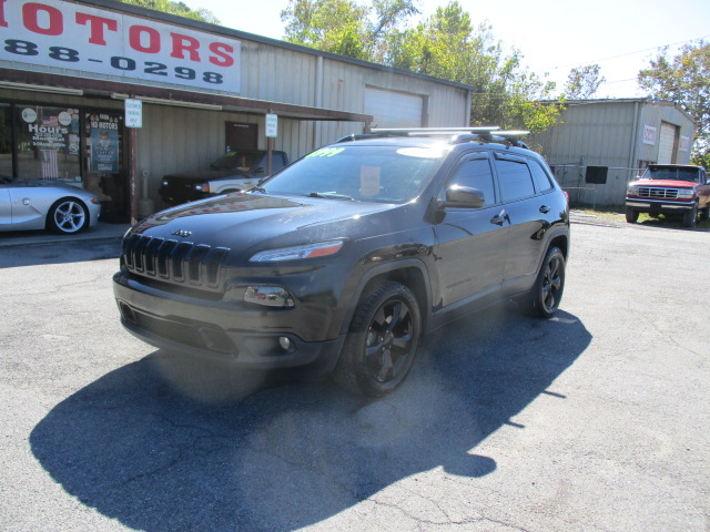 Used 2018 Jeep Cherokee FWD Latitude image 2