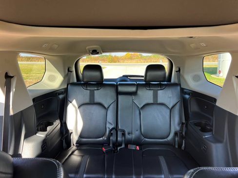 Used 2023 Honda Pilot Touring image 16