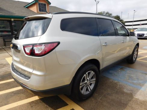 Used 2016 Chevrolet Traverse LT image 8