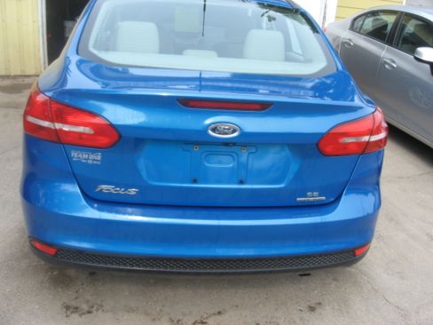 Used 2015 Ford Focus SE Sedan FWD image 5