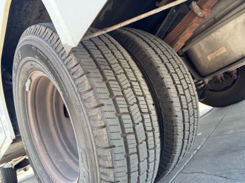 Used 2015 Ford F350 2WD Regular Cab DRW Super Duty image 12