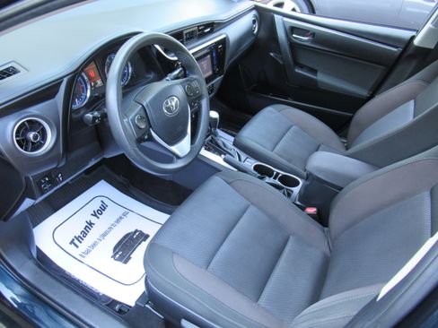 Used 2017 Toyota Corolla LE image 9